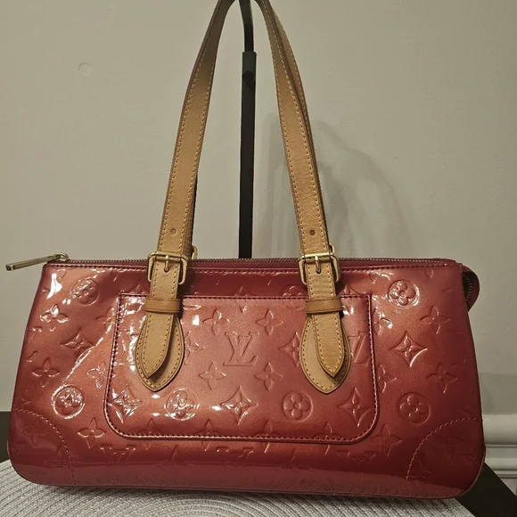 Louis Vuitton Bedford Shoulder Bag – Vernis Monogram – Red ✨ - Picture 2 of 16